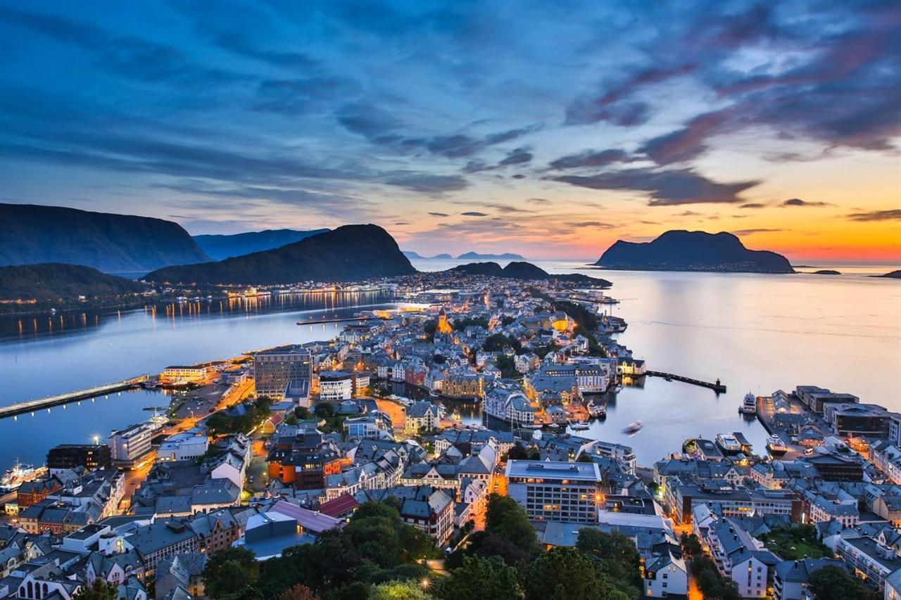 Hotel Four Monkeys à Ålesund Extérieur photo