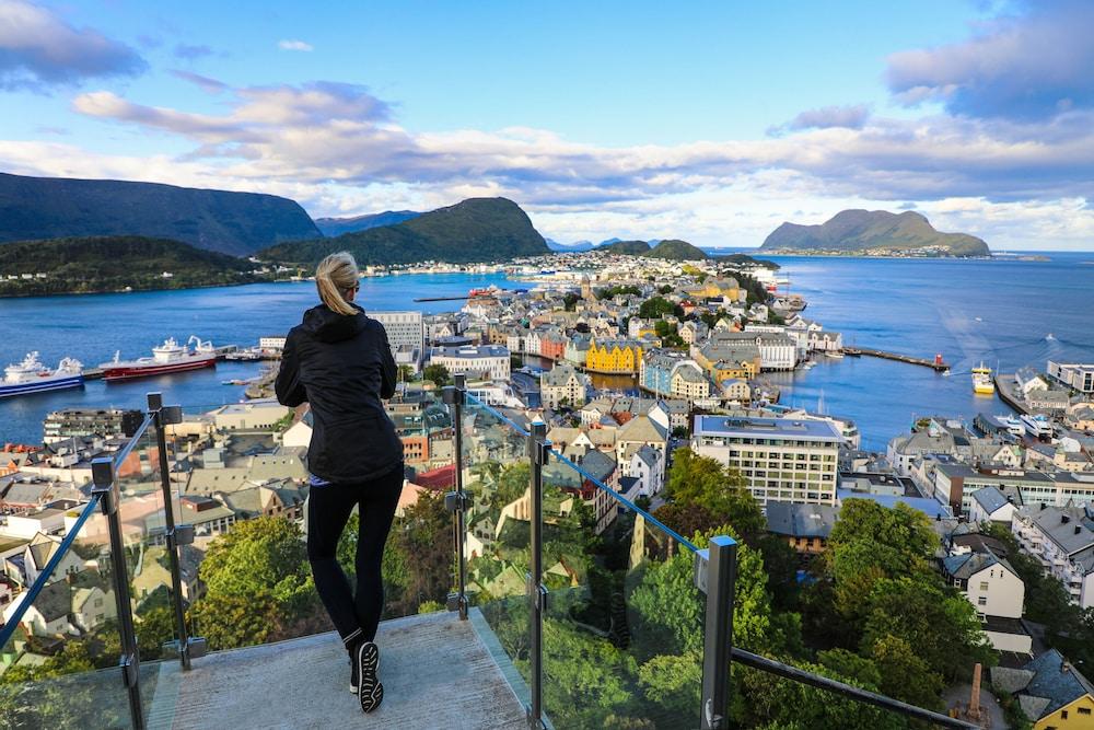 Hotel Four Monkeys à Ålesund Extérieur photo