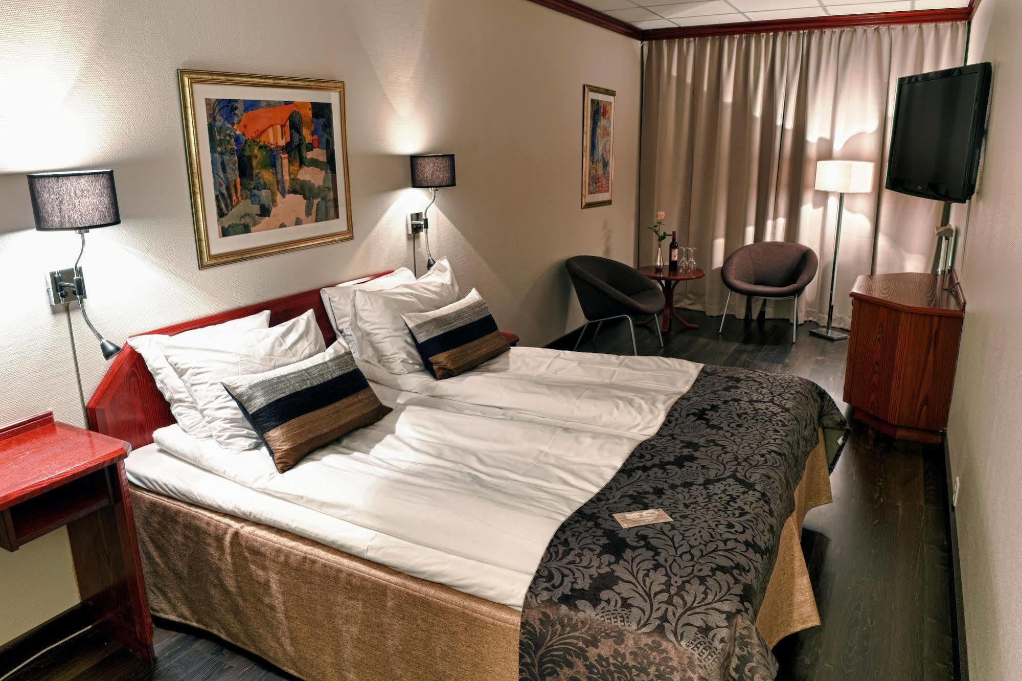 Hotel Four Monkeys à Ålesund Extérieur photo